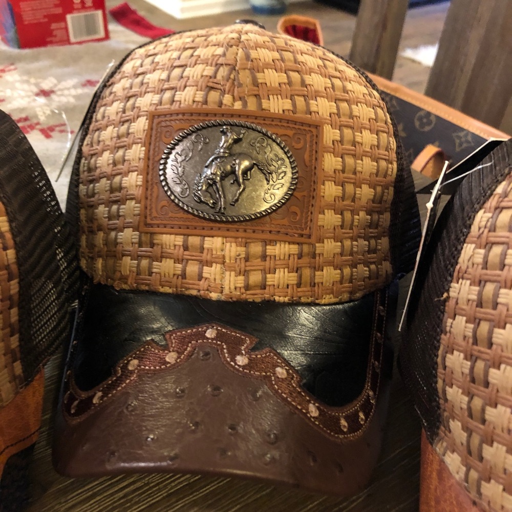 Cap for cowboys or girls ,straw,mesh ,leather new
